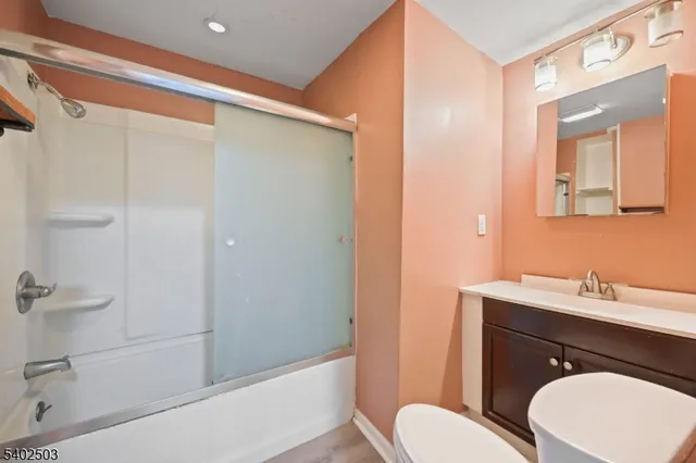 $2,500 | 172 Hickory Street, Orange, NJ 07050