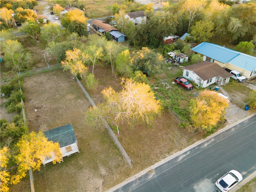 1405 West Springer Street Beeville, TX 78102 - Photo 11 of 20 a view of a lake from a balcony