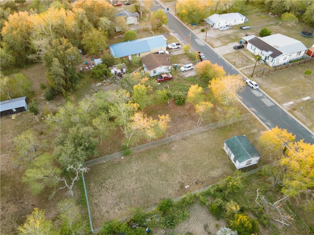 1405 West Springer Street Beeville, TX 78102 - Photo 16 of 20 a picture of lake view