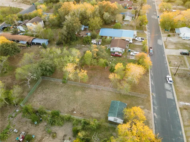 $11,000 | 1405 West Springer Street, Beeville, TX 78102