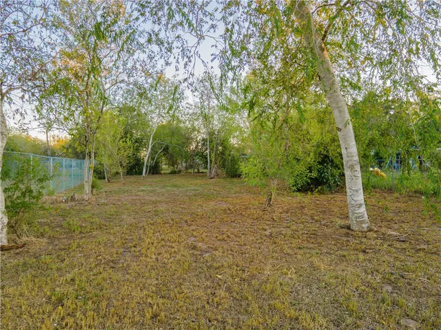 $11,000 | 1405 West Springer Street, Beeville, TX 78102