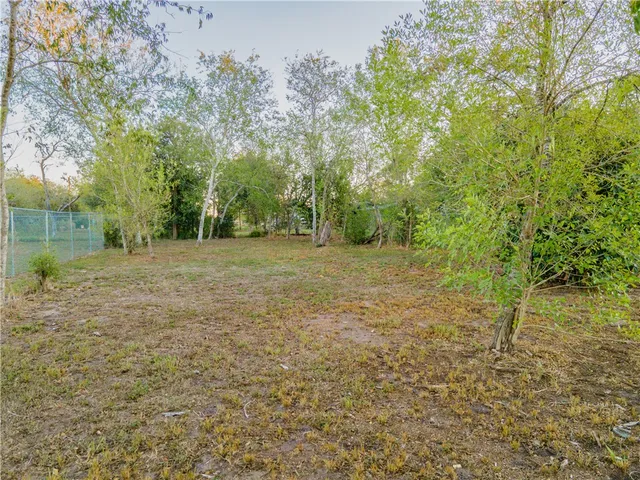 $11,000 | 1405 West Springer Street, Beeville, TX 78102