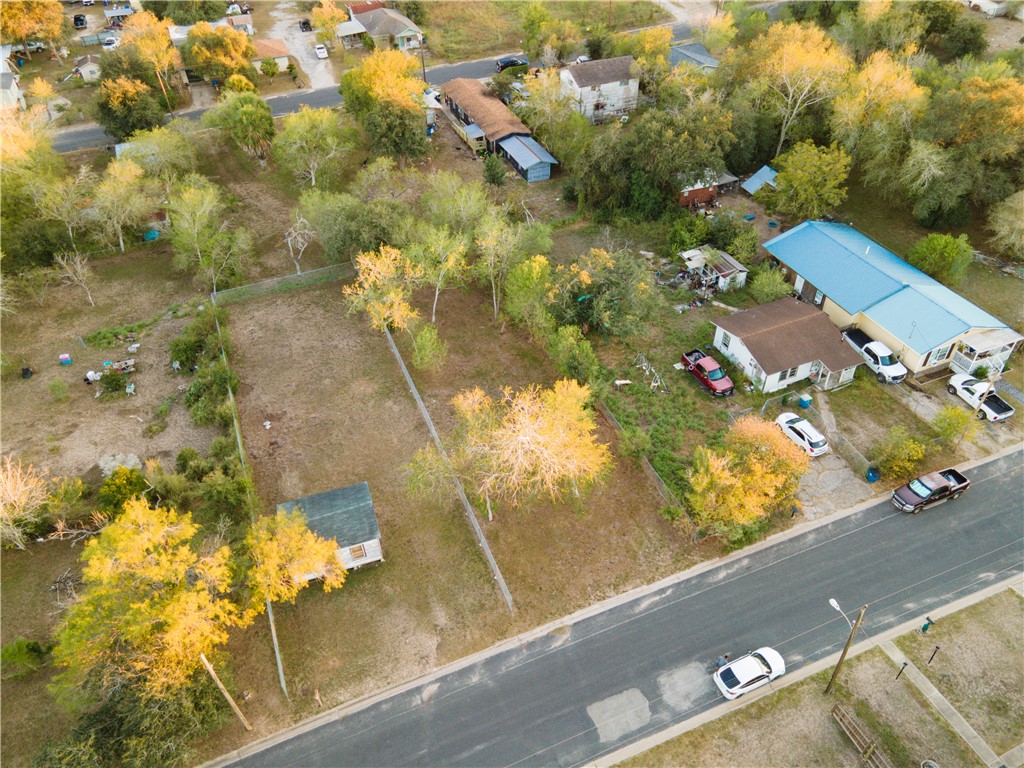 1405 West Springer Street Beeville, TX 78102 - Photo 3 of 20 view of a city from a balcony