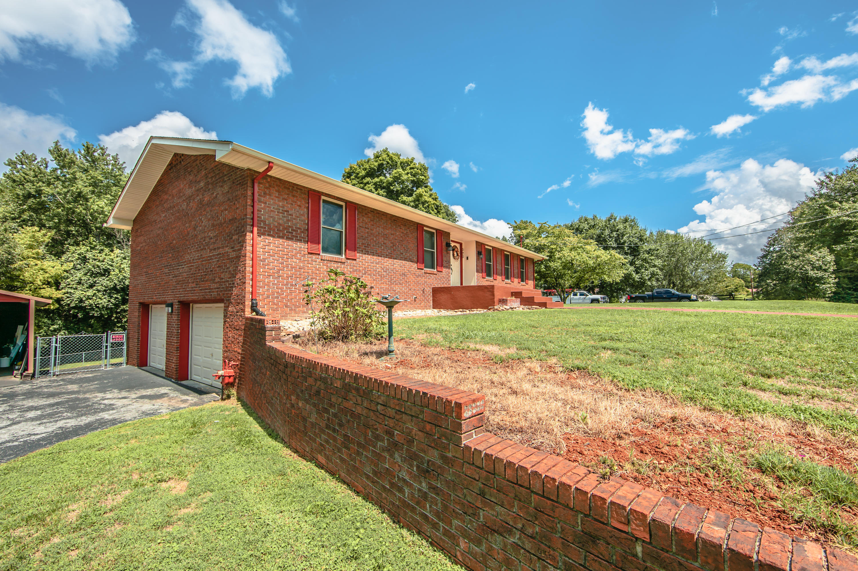 522 Bluff Pointe Road Harriman, TN 37748 - Photo 10 of 31 0M6A5892-1