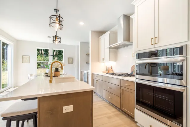 $674,900 | 544 Kiddle Lane, Union Grove, WI 53182