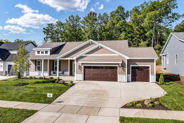 $674,900 | 544 Kiddle Lane, Union Grove, WI 53182