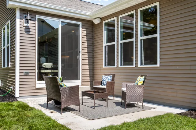 $674,900 | 544 Kiddle Lane, Union Grove, WI 53182