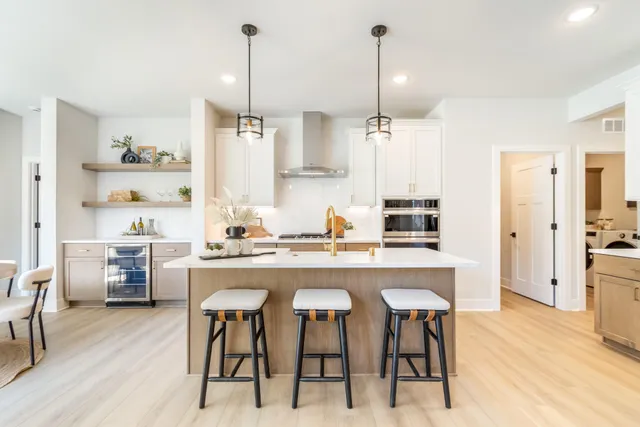 $674,900 | 544 Kiddle Lane, Union Grove, WI 53182