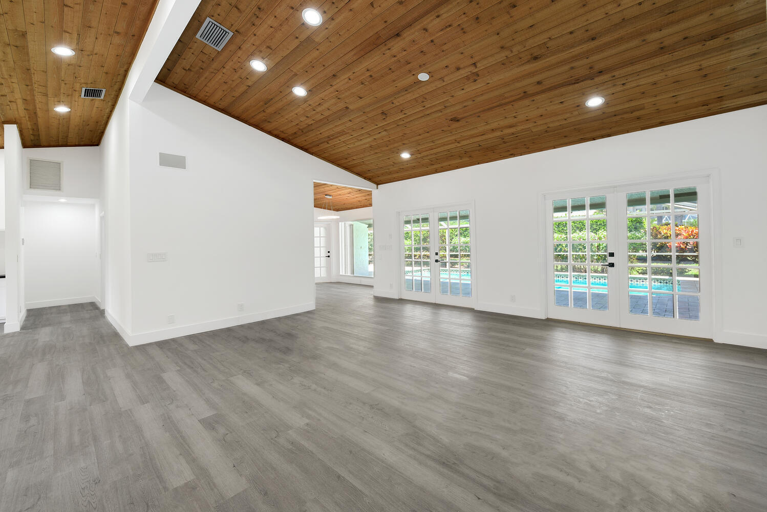 3185 St James Drive Boca Raton, FL 33434 - Photo 8 of 41 12.LivingRoom3
