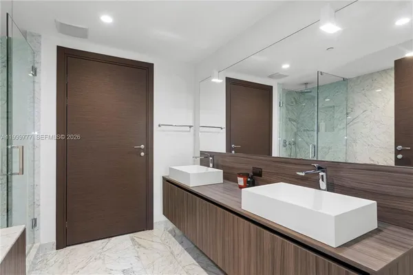 $5,900 | 1000 Brickell Plaza, Unit 2003, Miami, FL 33131