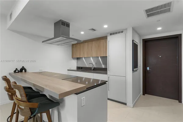 $5,900 | 1000 Brickell Plaza, Unit 2003, Miami, FL 33131