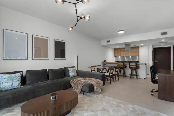 $5,900 | 1000 Brickell Plaza, Unit 2003, Miami, FL 33131