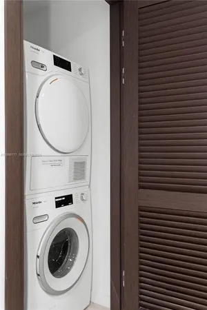 $5,900 | 1000 Brickell Plaza, Unit 2003, Miami, FL 33131