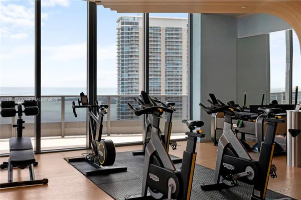 $5,900 | 1000 Brickell Plaza, Unit 2003, Miami, FL 33131