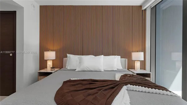 $5,900 | 1000 Brickell Plaza, Unit 2003, Miami, FL 33131