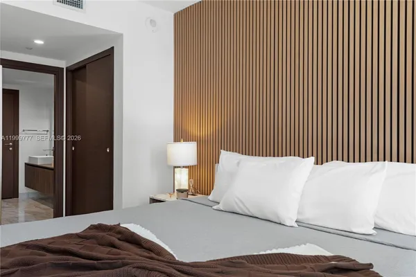 $5,900 | 1000 Brickell Plaza, Unit 2003, Miami, FL 33131