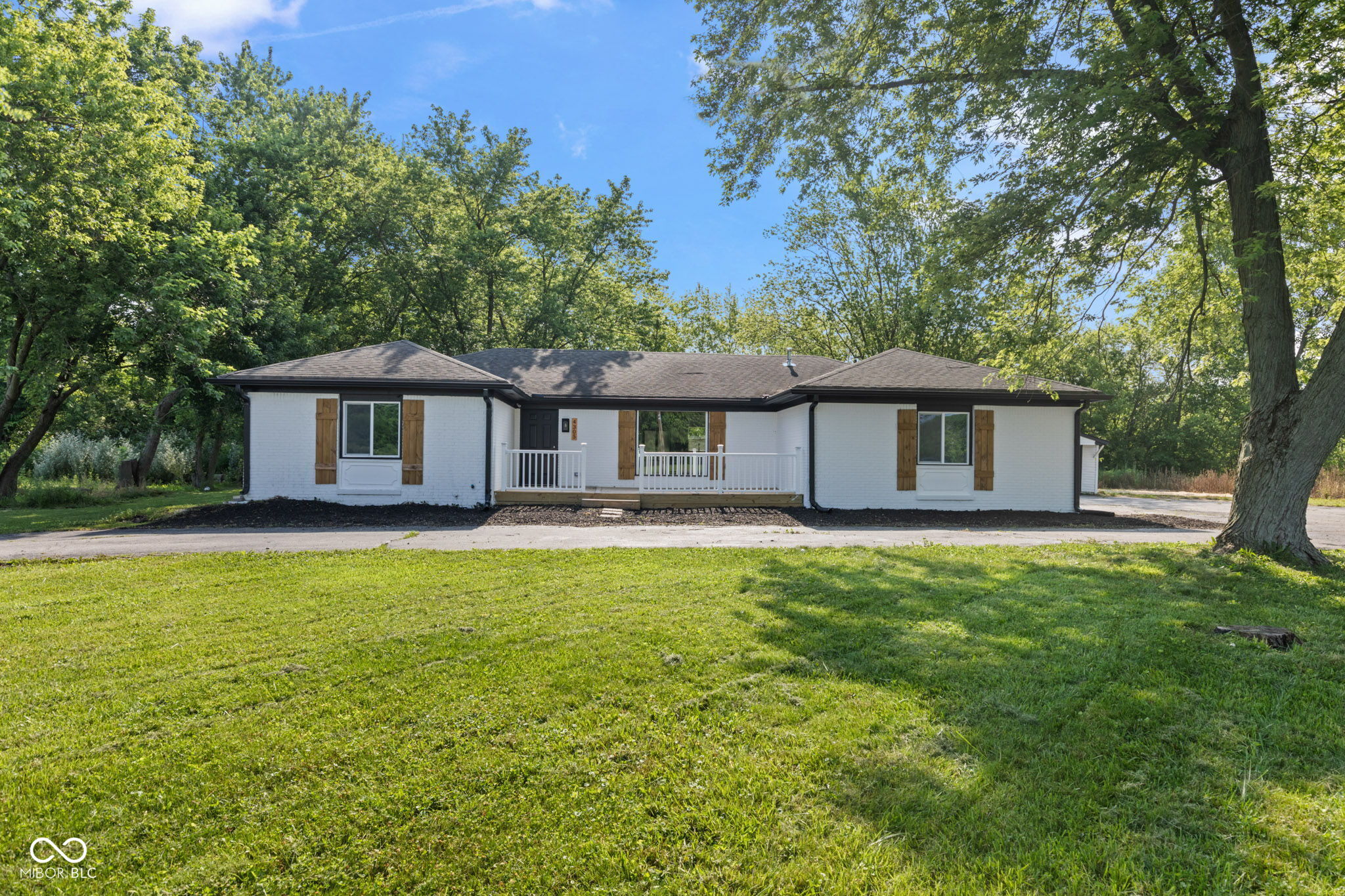 4305 Five Points Road Indianapolis, IN 46239 - Photo 2 of 70