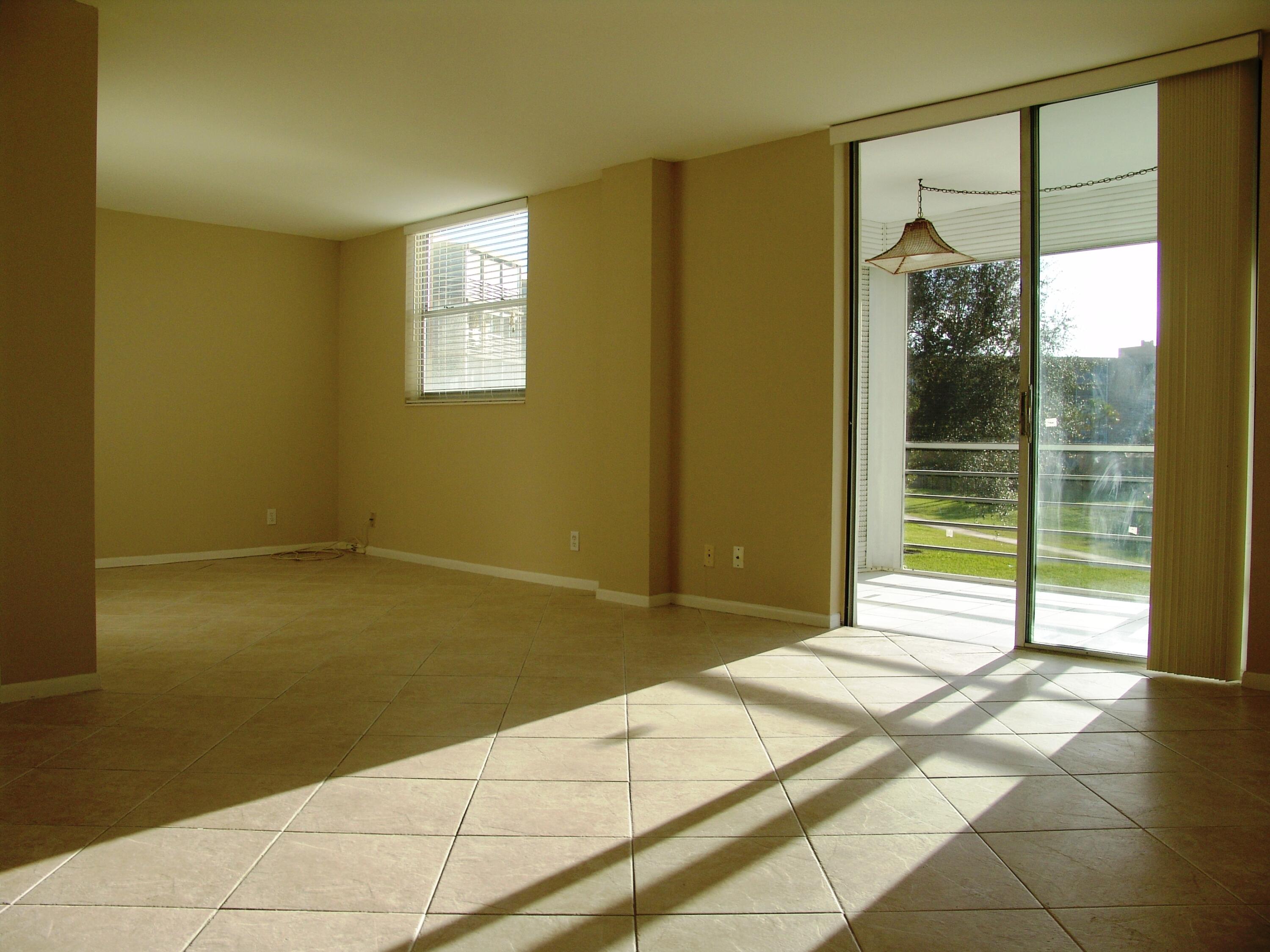 5301 Northwest 2nd Avenue, Unit 206 Boca Raton, FL 33487 - Photo 7 of 14 DSC04812