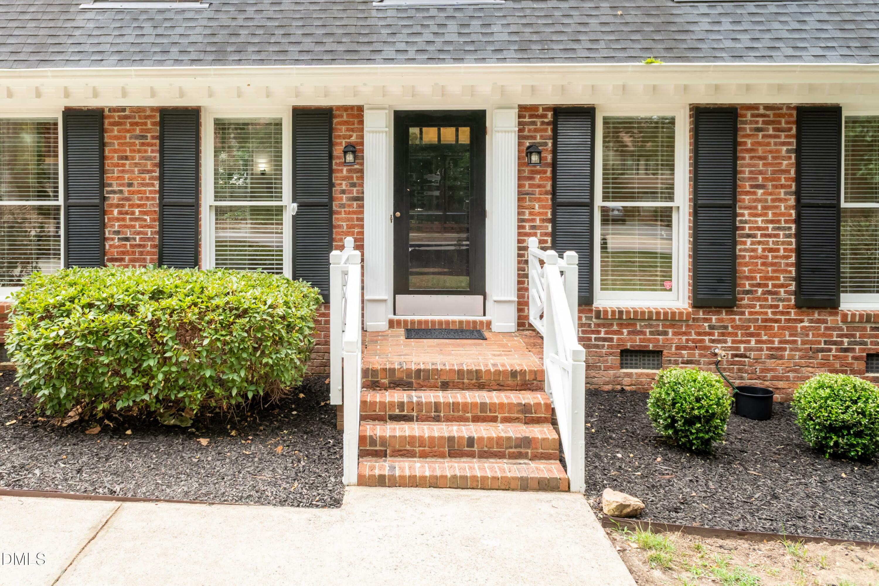 2621 Sawmill Road Raleigh, NC 27613 - Photo 3 of 39