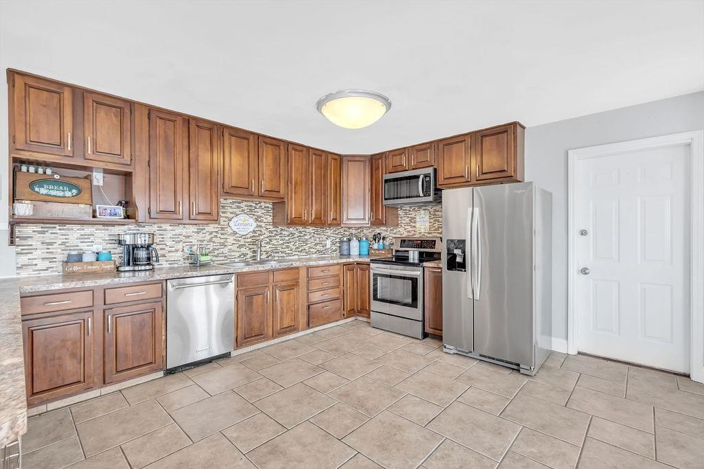 22236 Salt Fork Road Lawrenceburg, IN 47025 - Photo 13 of 49 Gallery Image 13
