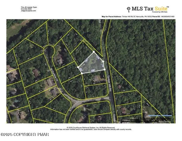 a black and white photo of a tennis court