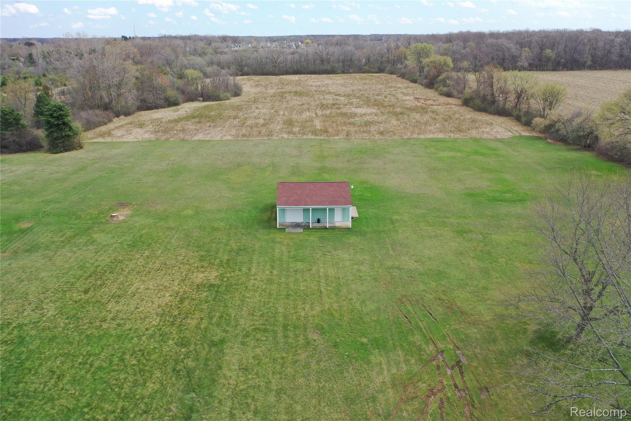 4155 South Genesee Road Grand Blanc, MI 48439 - Photo 40 of 41 org_11b530ae977992d4_1617989432000.jpg