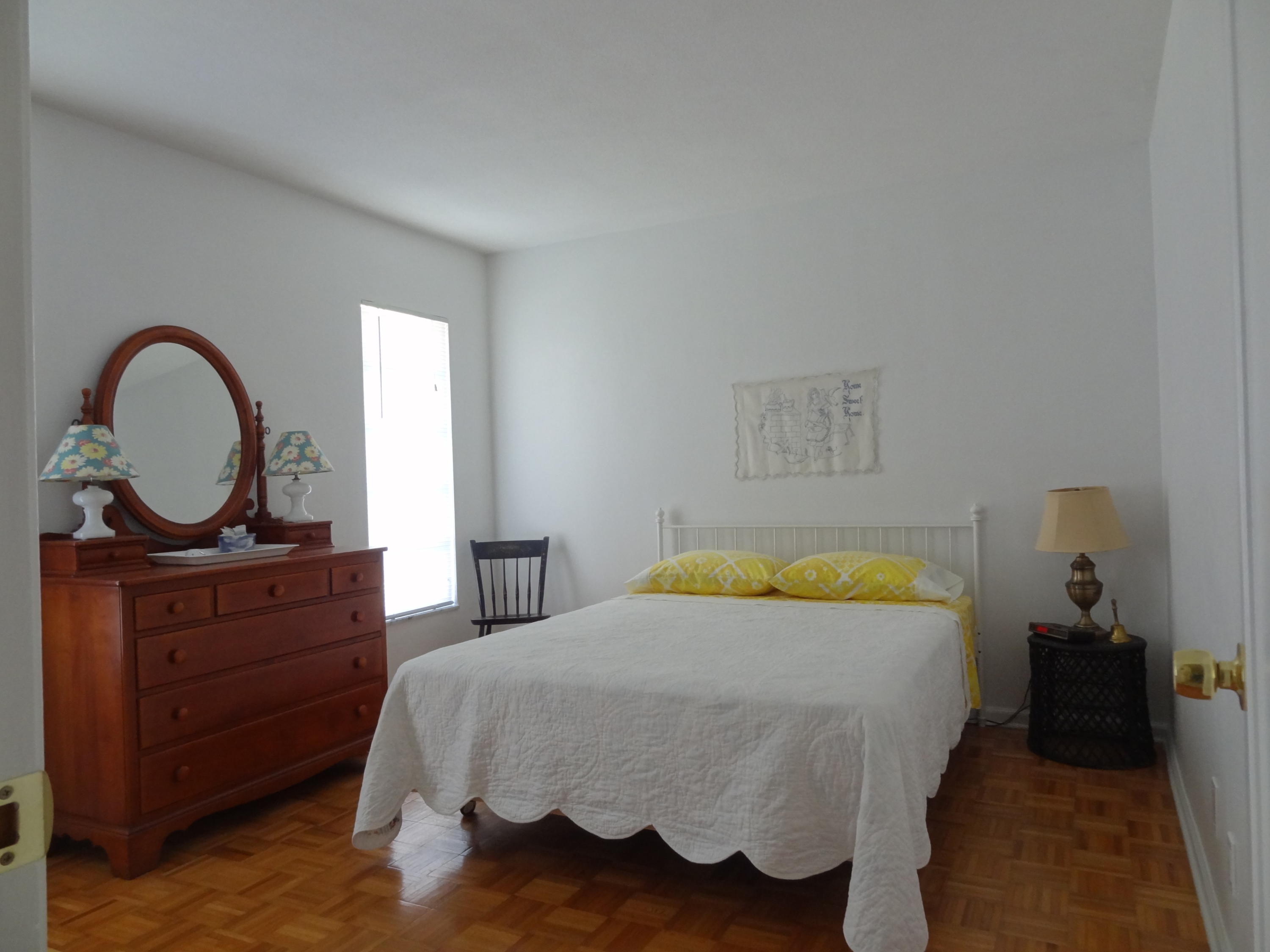 2254 Park Place Boca Raton, FL 33486 - Photo 8 of 10 Guest Room