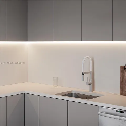 $829,500 | 18550 Northeast 23rd Court, Unit 303, Miami, FL 33160