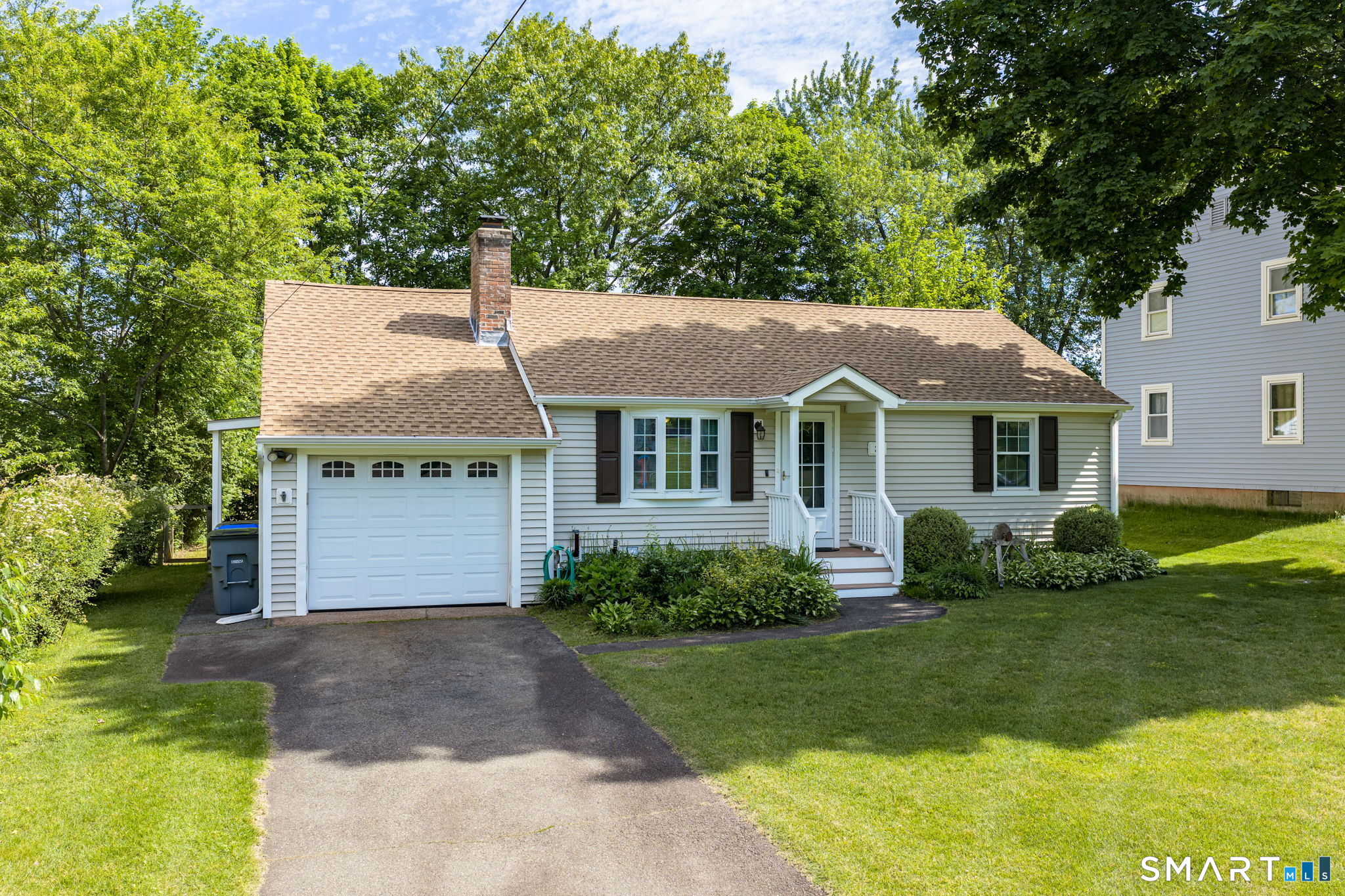 32 Parsons Road Enfield, CT 06082 - Photo 2 of 40