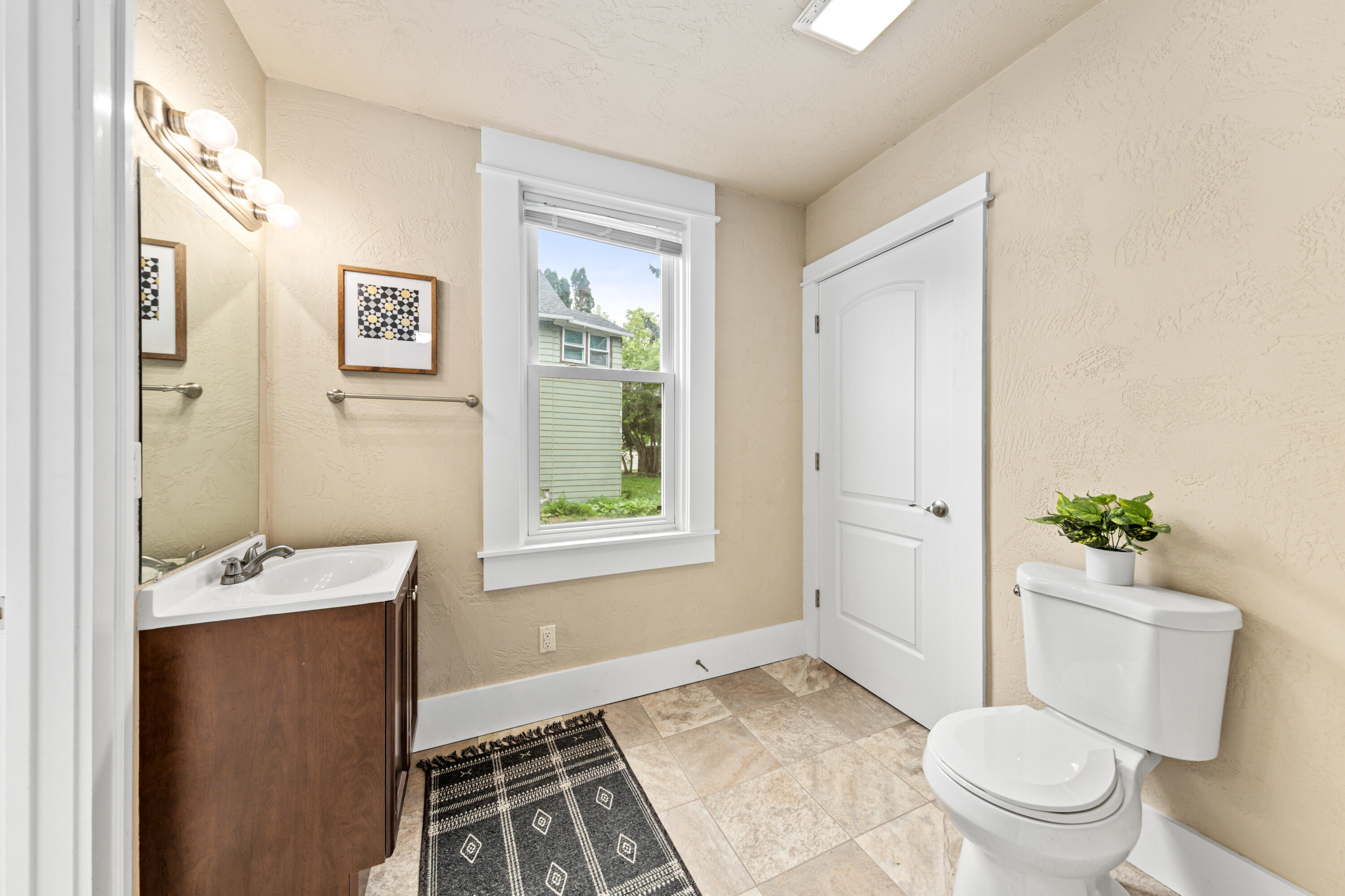 122 Mill Street Oshkosh, WI 54901 - Photo 13 of 19 13