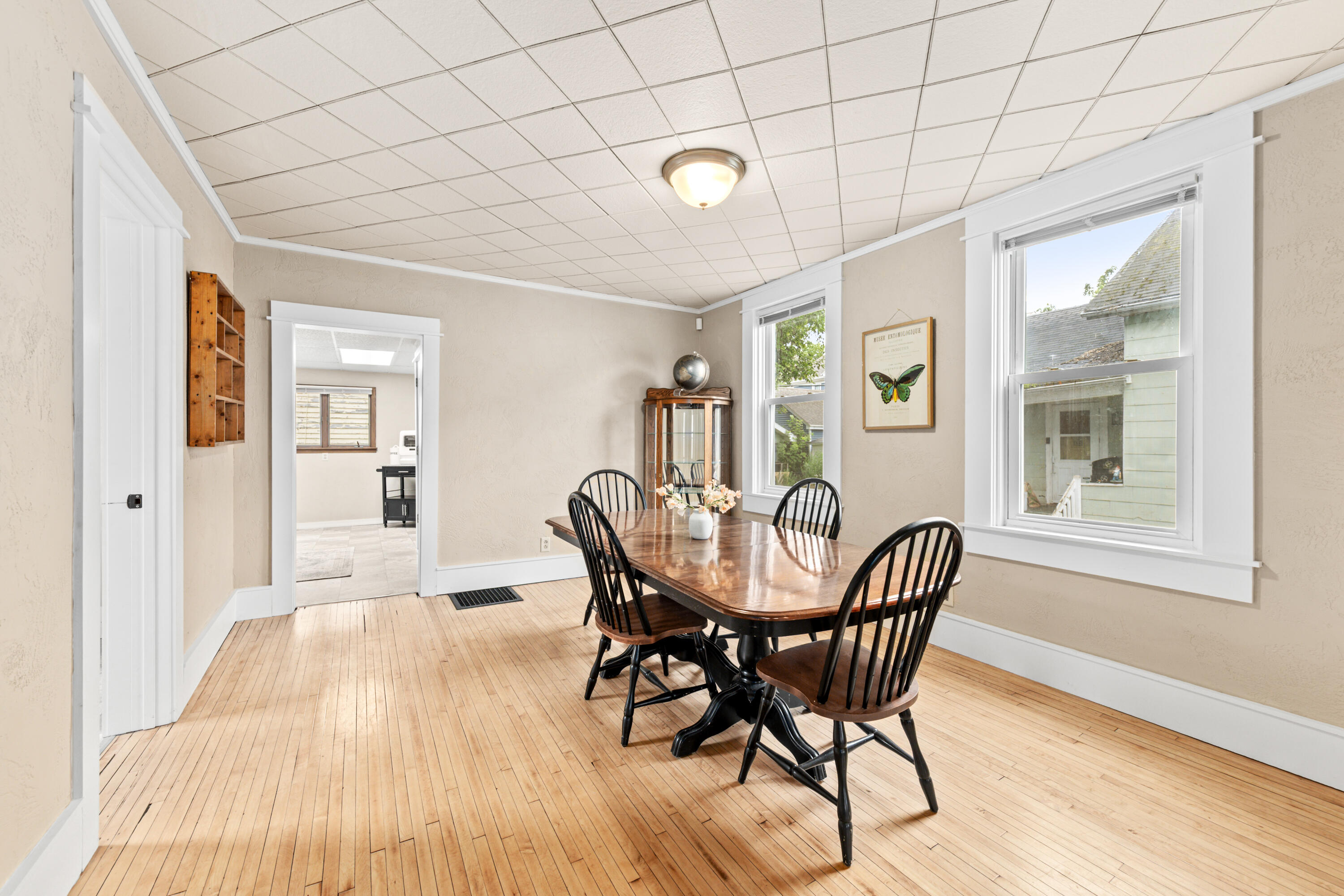 122 Mill Street Oshkosh, WI 54901 - Photo 7 of 19 07