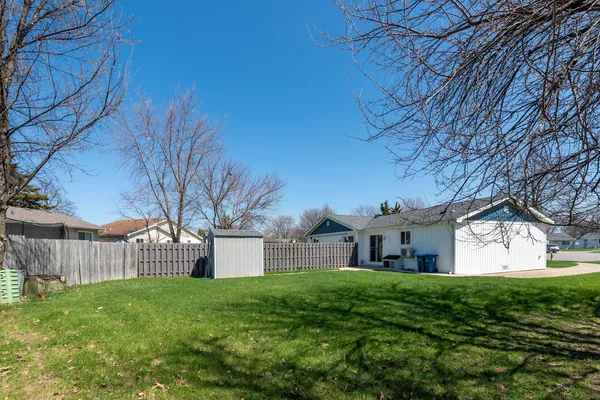 $1,300 | 1140 Ohio Court, Aurora, IL 60505