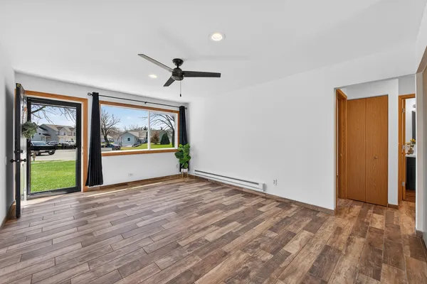 $1,300 | 1140 Ohio Court, Aurora, IL 60505