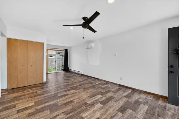 $1,300 | 1140 Ohio Court, Aurora, IL 60505