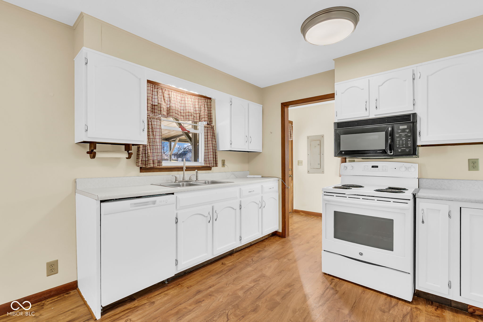 505 Race Street Hope, IN 47246 - Photo 11 of 22