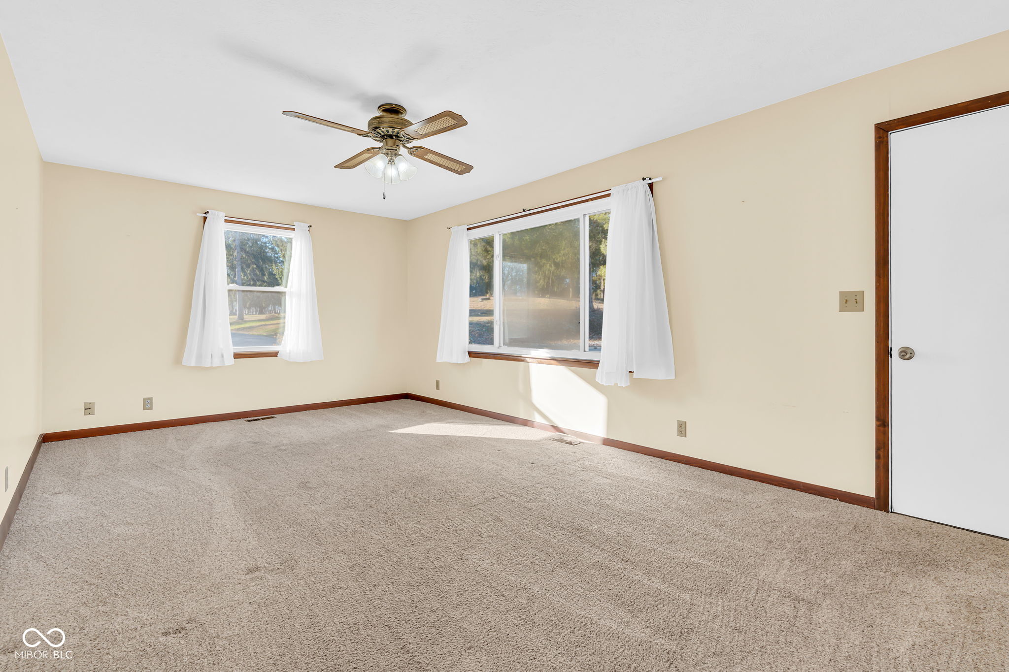 505 Race Street Hope, IN 47246 - Photo 7 of 22