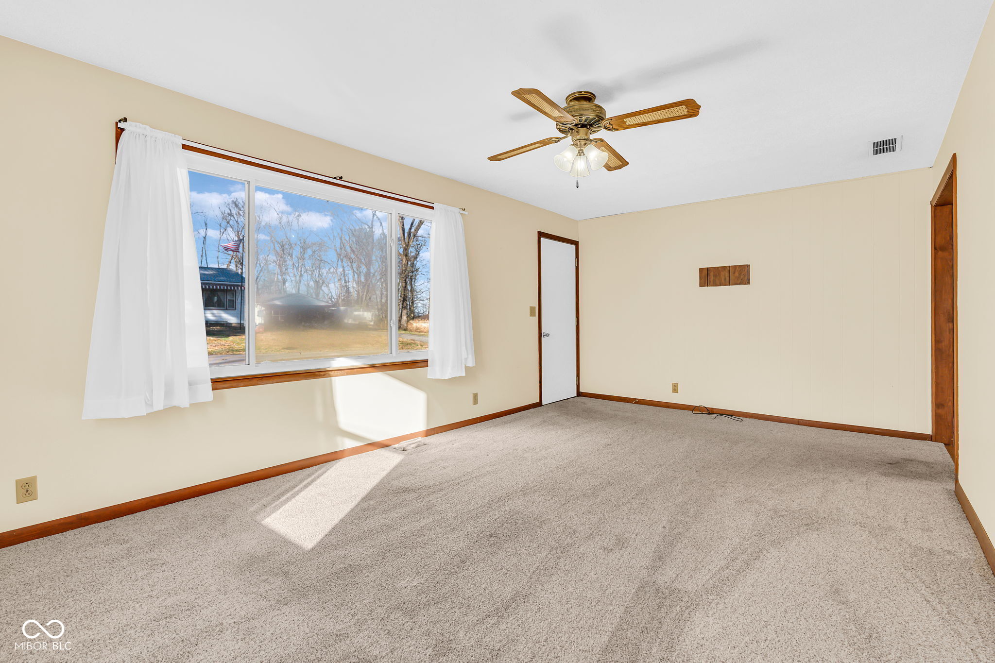 505 Race Street Hope, IN 47246 - Photo 8 of 22