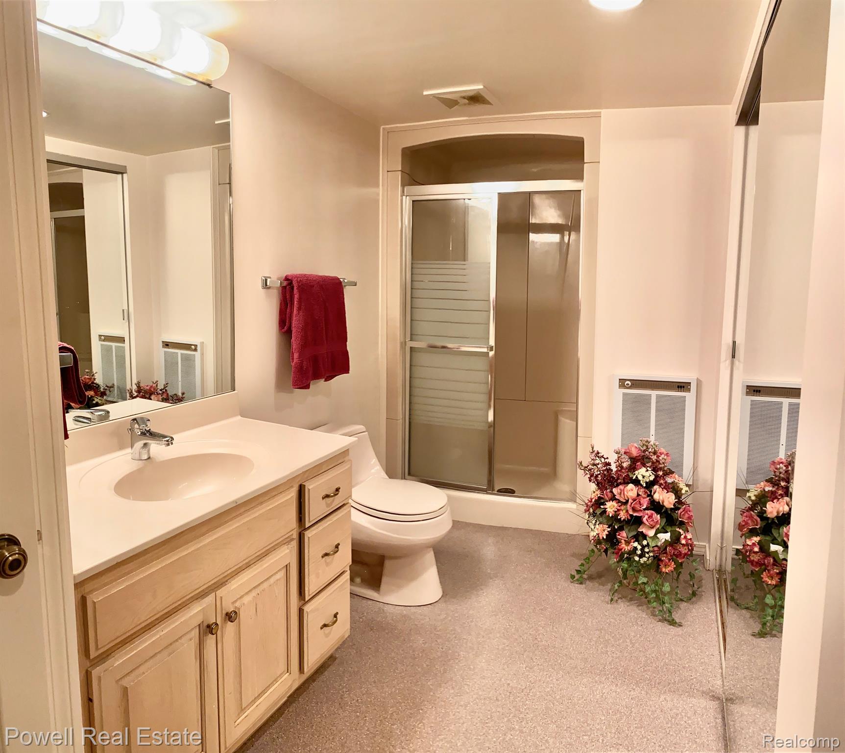 20027 Wayne Road Livonia, MI 48152 - Photo 34 of 40 Full size bath in lower level