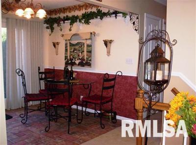 1018 Bluff Heights Road Clinton, IA 52732 - Photo 3 of 10 Gallery Image 3