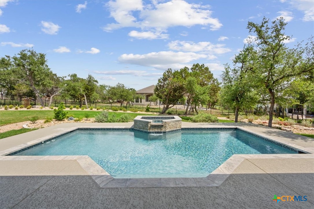 108 Scout Island Belton, TX 76513 - Photo 18 of 48 Swimming Pool with Hot tub and swim jets