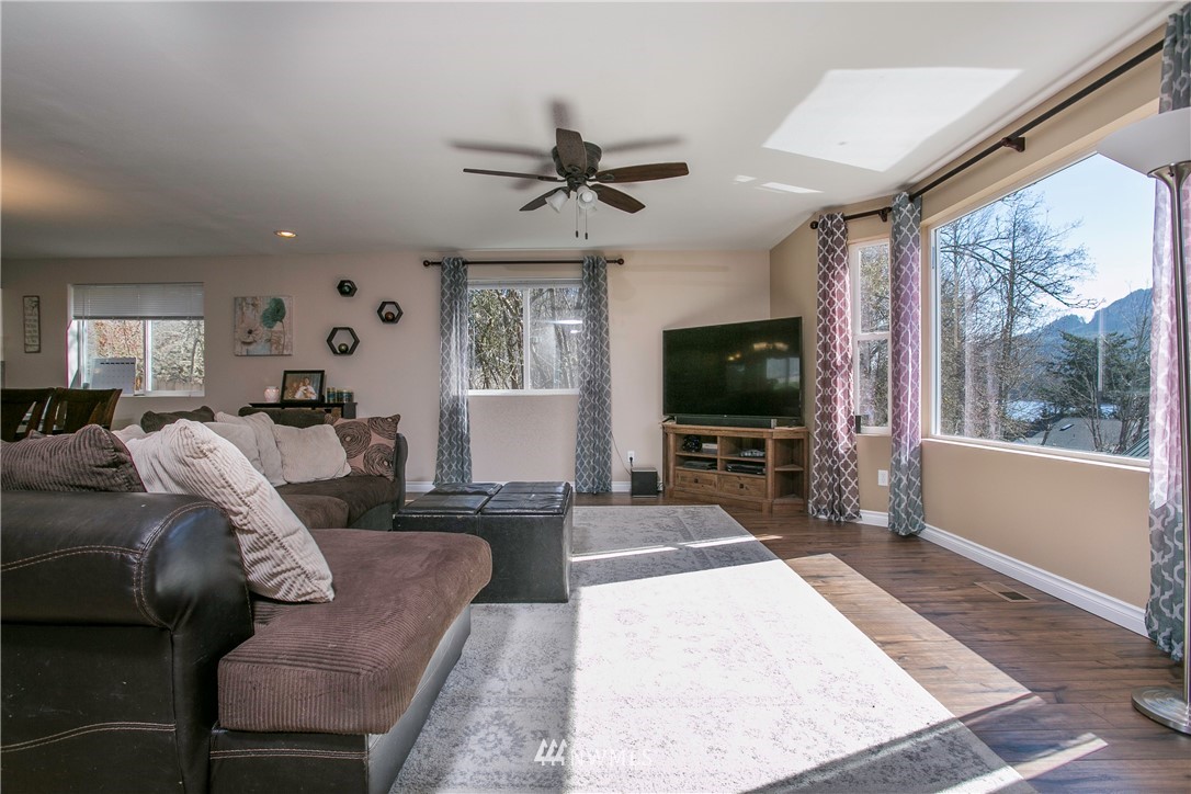 24216 Craig Rd Mount Mount Vernon, WA 98274 - Photo 5 of 24 Gallery Image 5