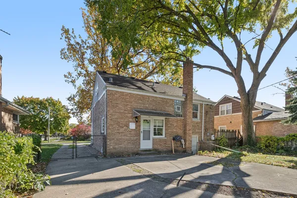 $439,900 | 8846 Austin Avenue, Morton Grove, IL 60053