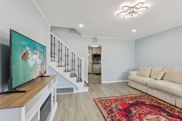 $439,900 | 8846 Austin Avenue, Morton Grove, IL 60053
