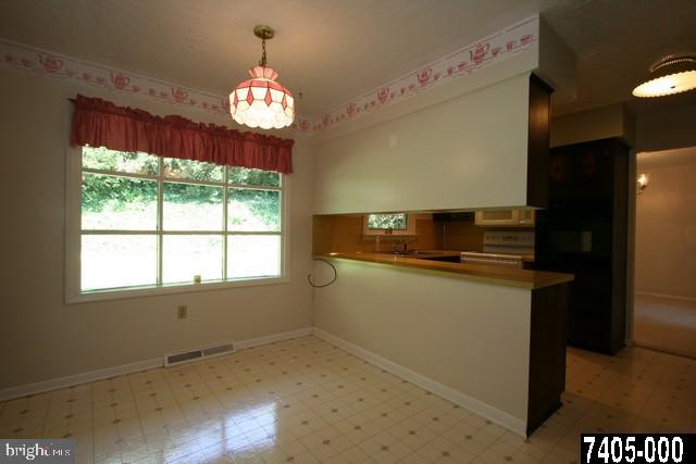 2020 Garnet Road York, PA 17403 - Photo 4 of 22 Gallery Image 4