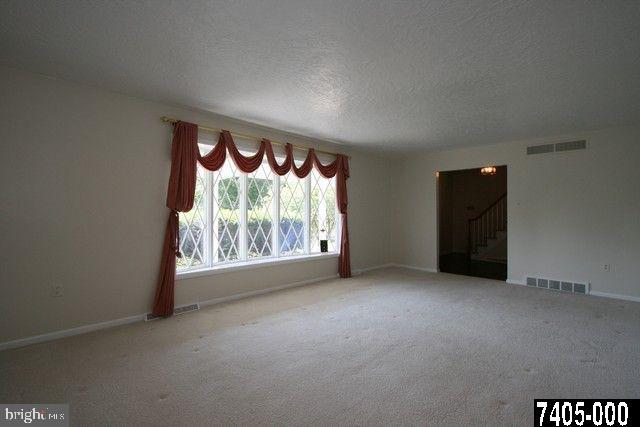 2020 Garnet Road York, PA 17403 - Photo 7 of 22 Gallery Image 7