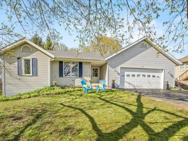 $242,900 | 1101 Drexel Road, Lake Summerset, IL 61019