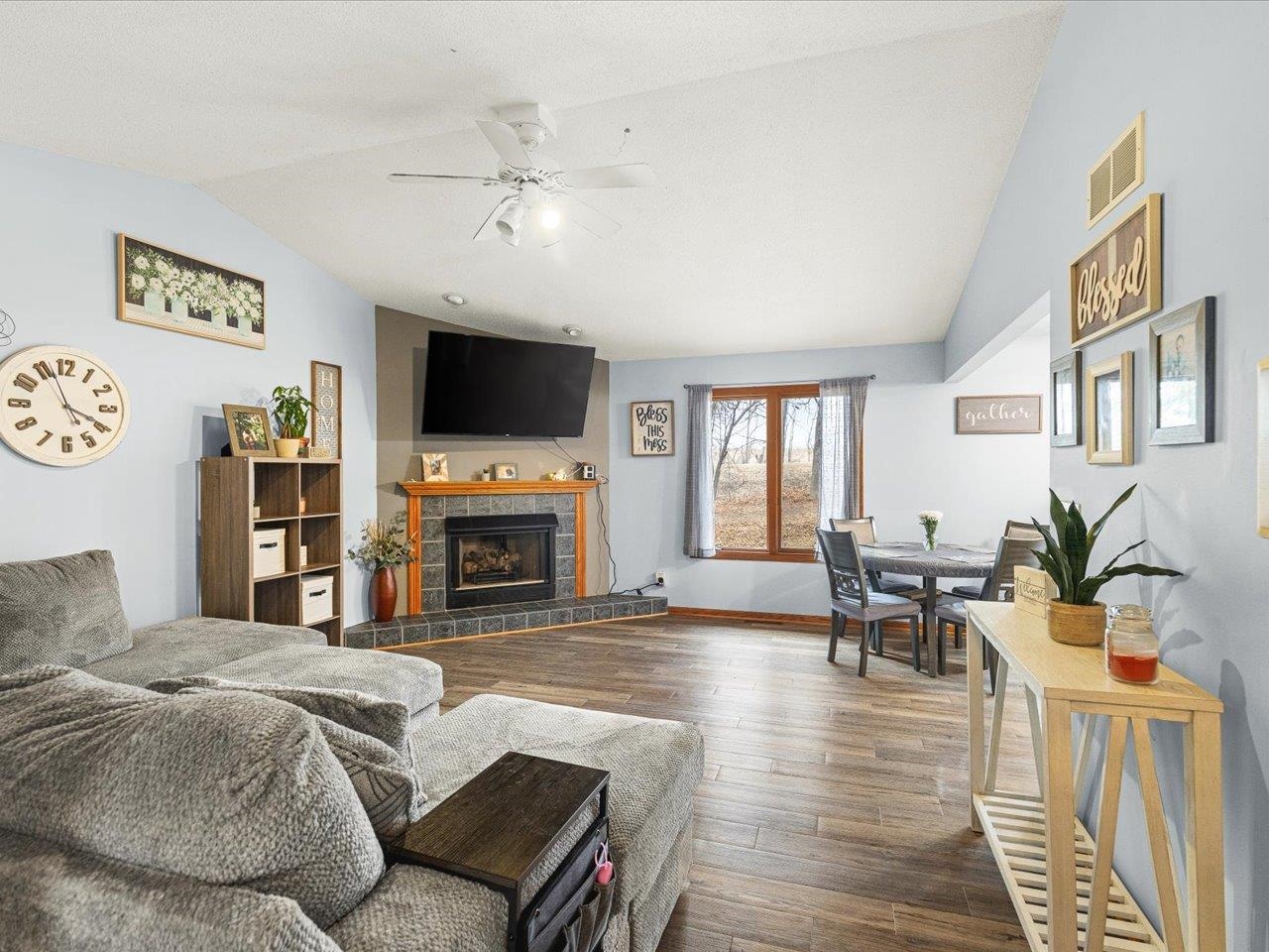 1101 Drexel Road Lake Summerset, IL 61019 - Photo 15 of 34 a living room with fireplace furniture and a flat screen tv