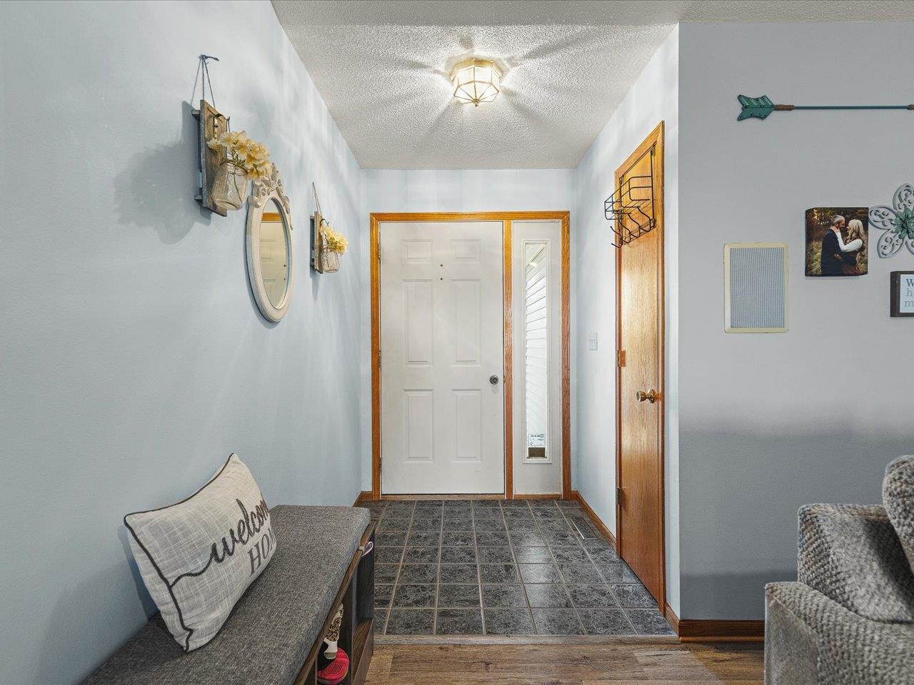 1101 Drexel Road Lake Summerset, IL 61019 - Photo 19 of 34 a living room with furniture and a table