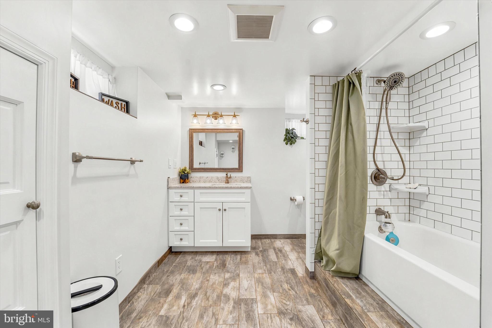 732 West 3rd Avenue Runnemede, NJ 08078 - Photo 13 of 15 Basement - Full Bathroom