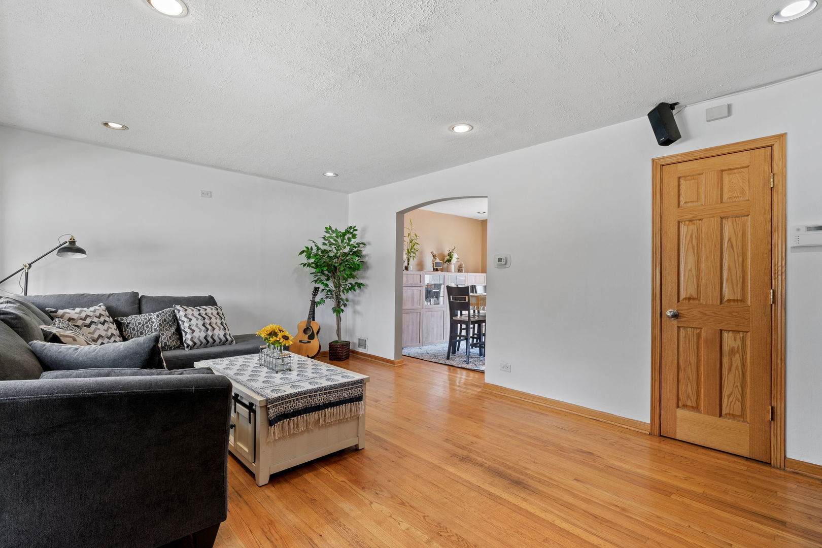 7217 West 57th Street Summit, IL 60501 - Photo 3 of 17